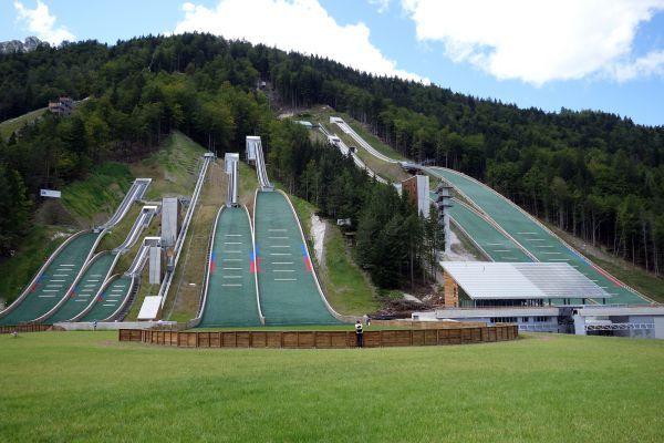 f002401-ales_fevzer_planica_summer_3849_orig_jpg-photo-mEE6A5175-35CF-D617-36FF-F8BAC01BDACA.jpg